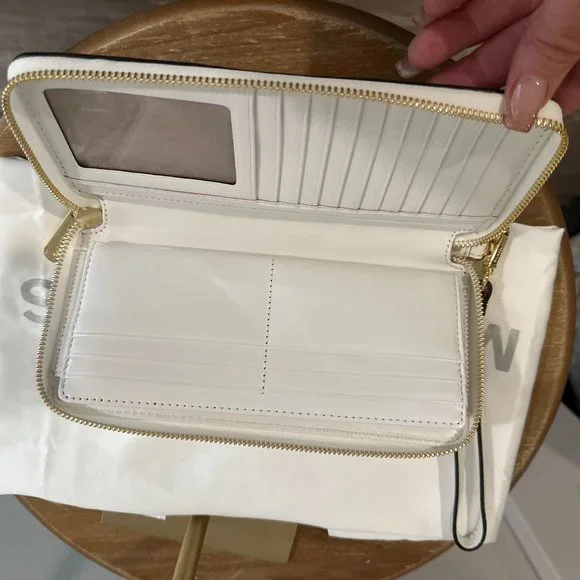 Authentic Michael Kors STUNNING "Vivian" Optic White Basket Weave Wallet, NWOT - Picture 9 of 16